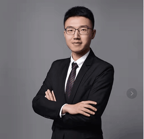 严哲瑀律师.png